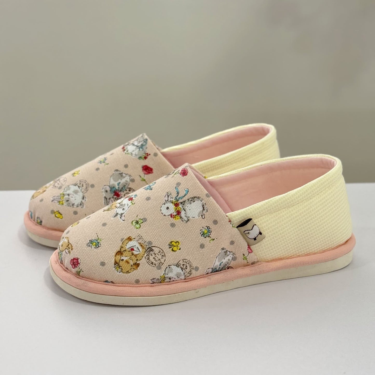 Rabbit Print Non-Slip Canvas Home Slippers - Pink - US8.5-9 - image 0