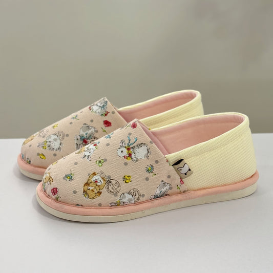 Rabbit Print Non-Slip Canvas Home Slippers - Pink - US8.5-9 - image 0