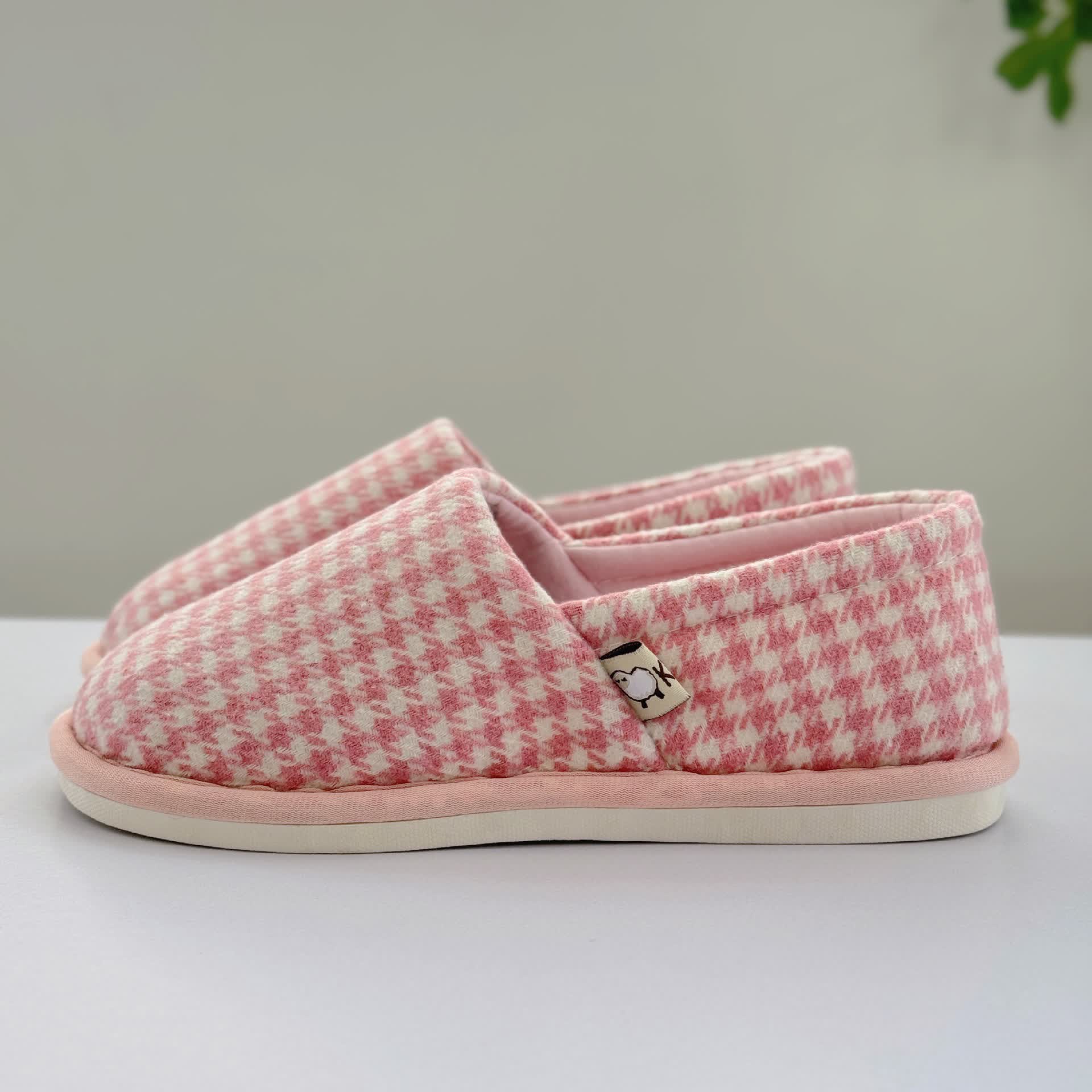 Plaid Non-Slip Lightweight Home Slippers - image 2