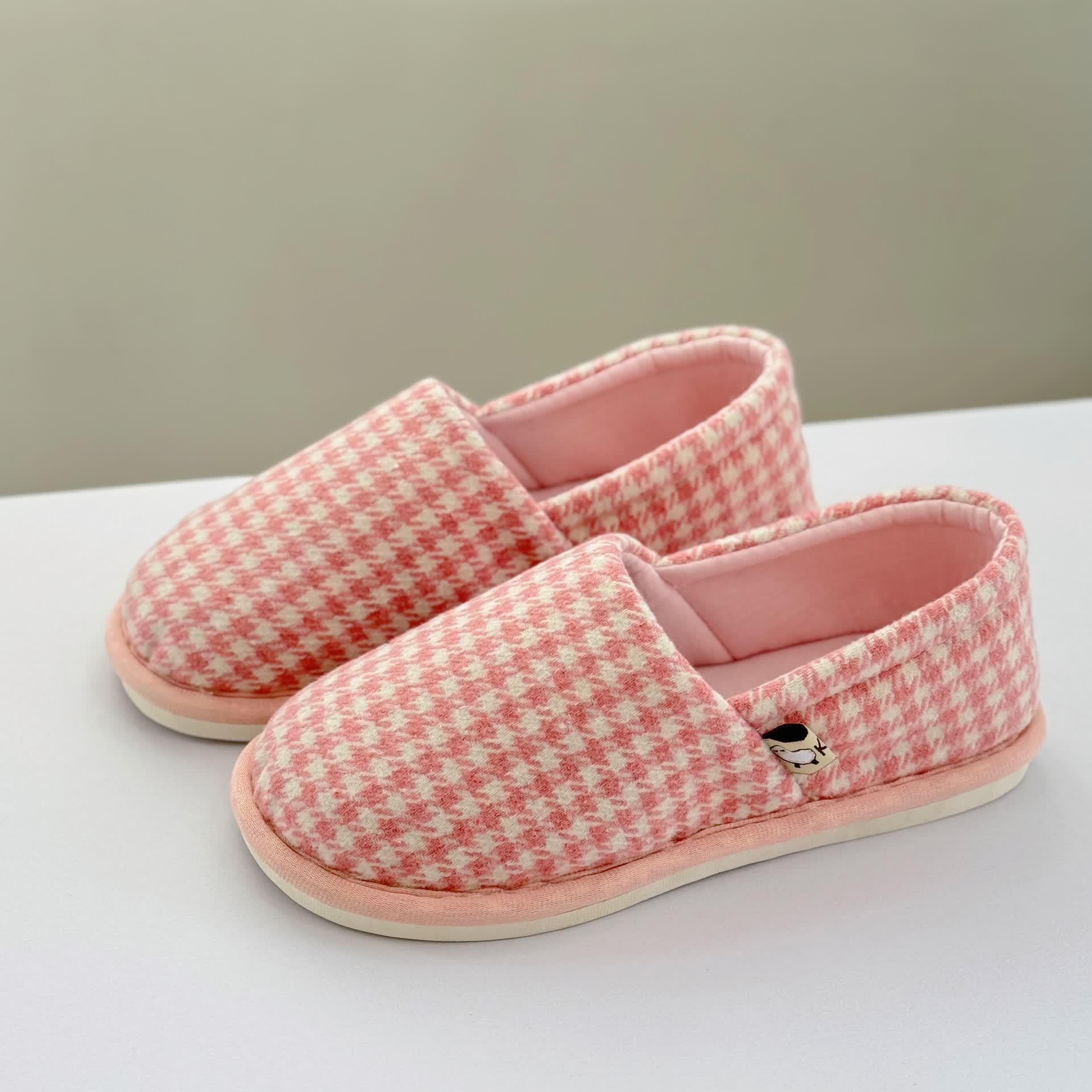 Plaid Non-Slip Lightweight Home Slippers - Pink - US8.5-9 - image 1