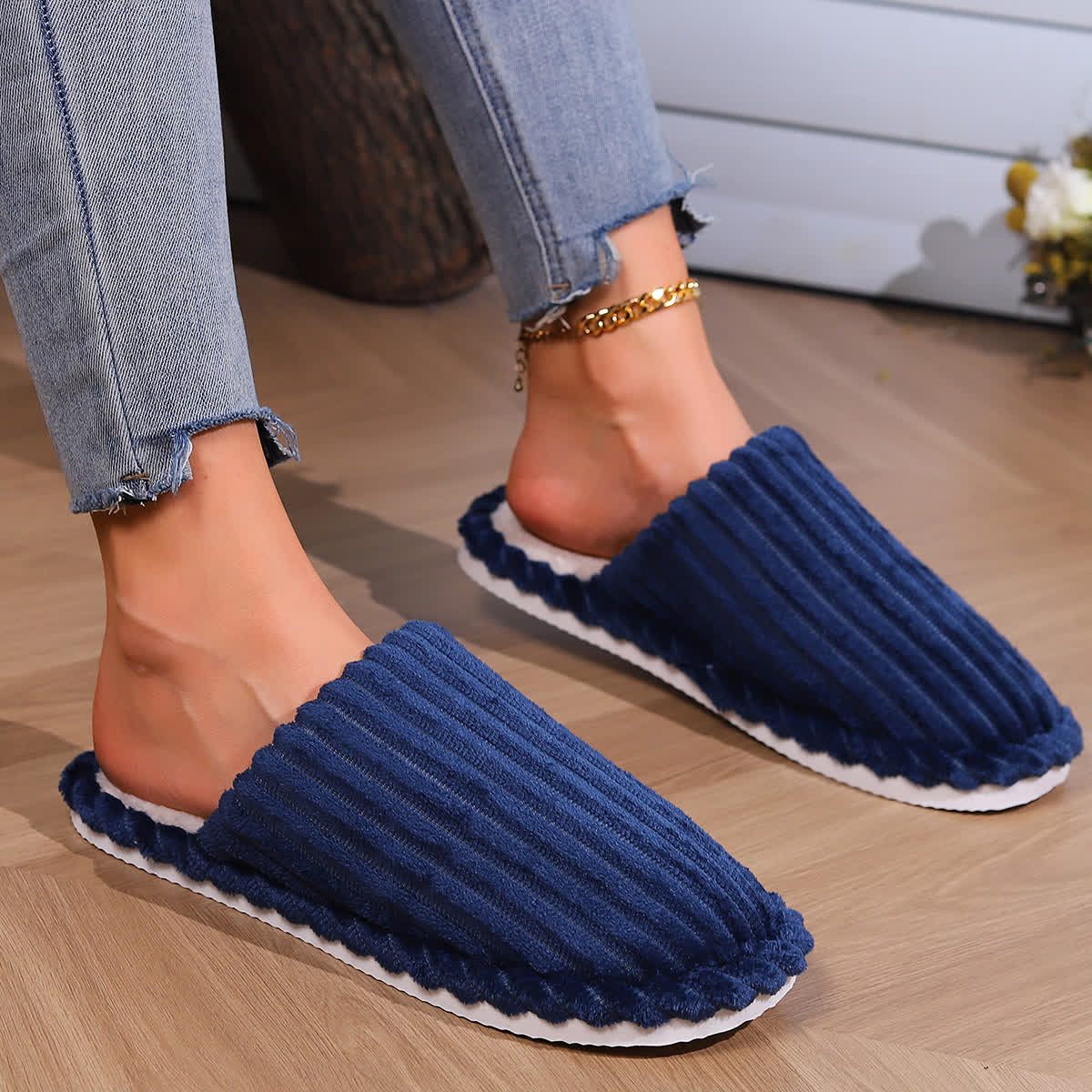 Solid Color Closed-Toe Home Thick Sole Warm Slippers - image 8