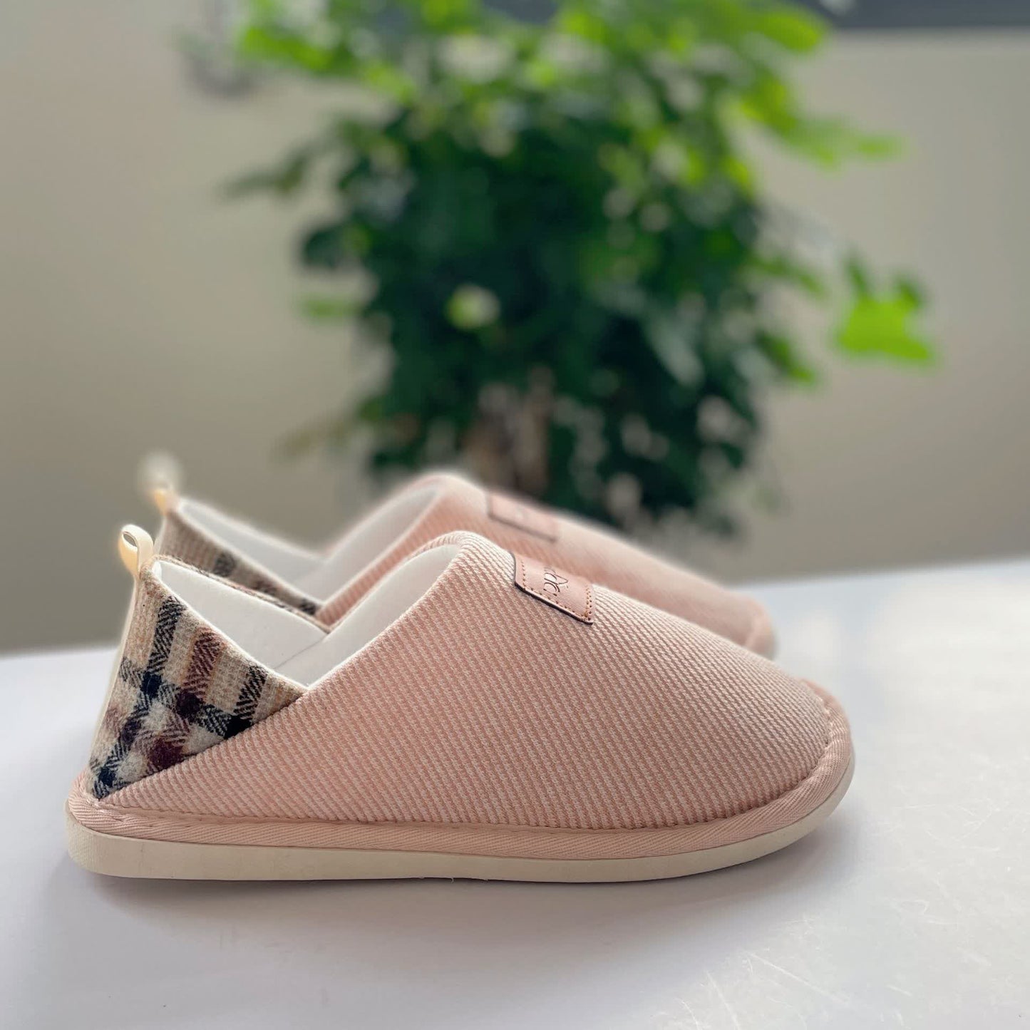 Simple Plaid Stitching Non-slip Slippers - image 7