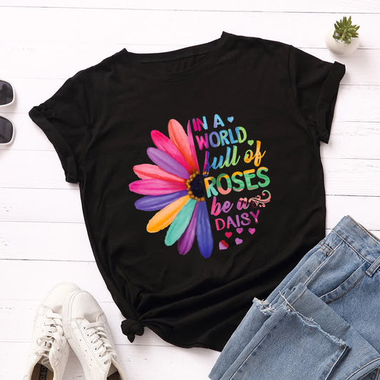 Plus Size Daisy Print Short Sleeve T-Shirt - Black - 5XL - image 0