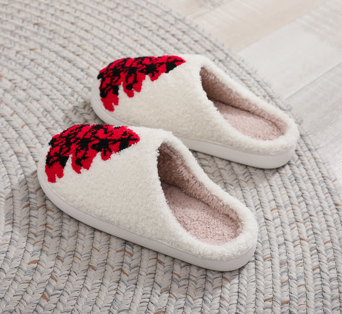 Plus Size Christmas Tree Print Slippers - image 5