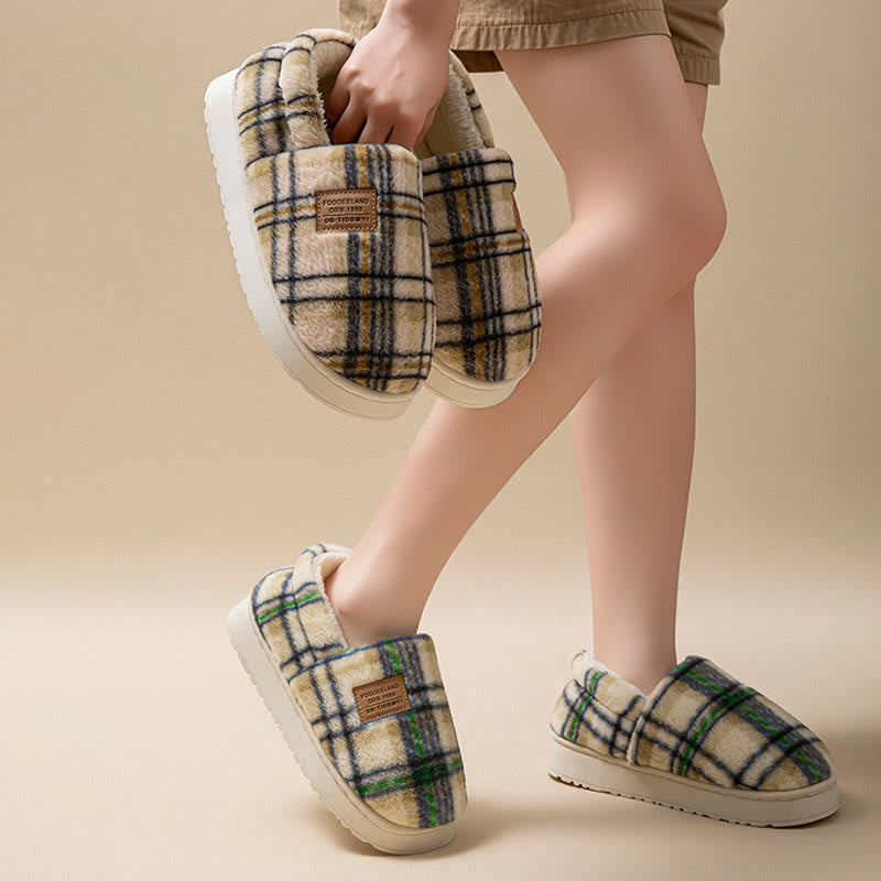 Plus Size Grid Design Slippers - image 1