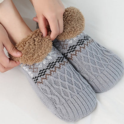 Plus Size Snowflake Slipper Socks - image 15