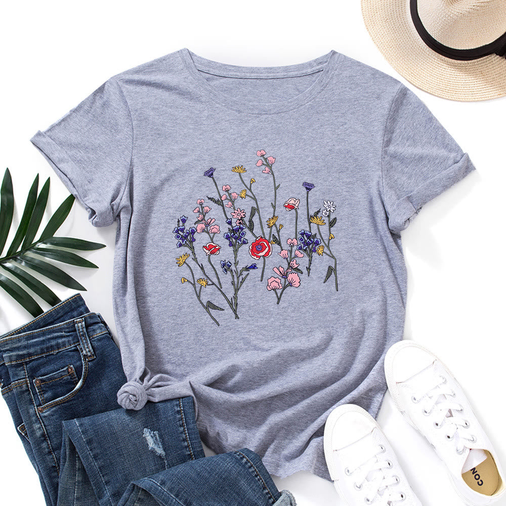 Plus Size Fresh Flowers Print T-shirt - Light Gray - 5XL - image 10